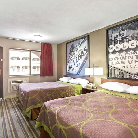 Super 8 By Wyndham Las Vegas Nellis Afb Area מראה חיצוני תמונה