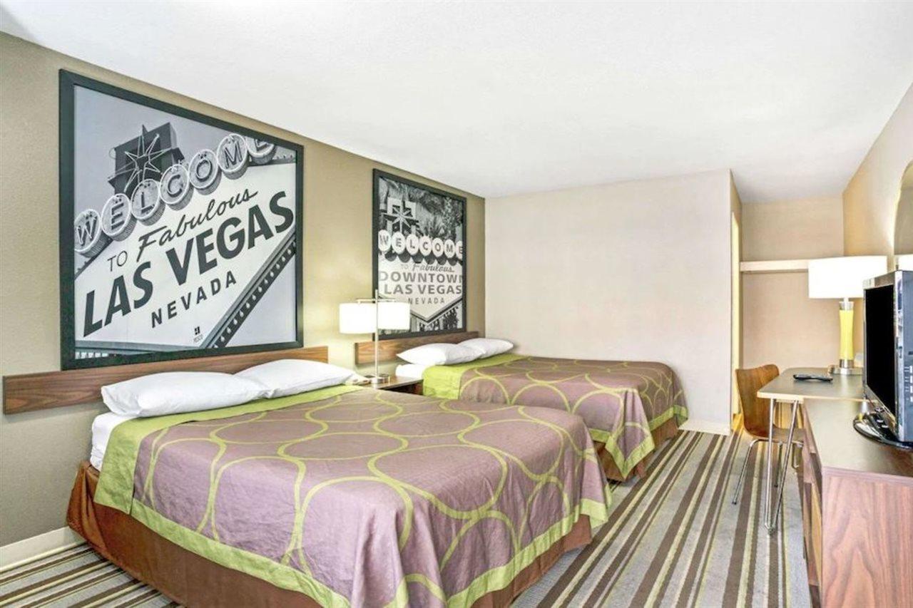 Super 8 By Wyndham Las Vegas Nellis Afb Area מראה חיצוני תמונה