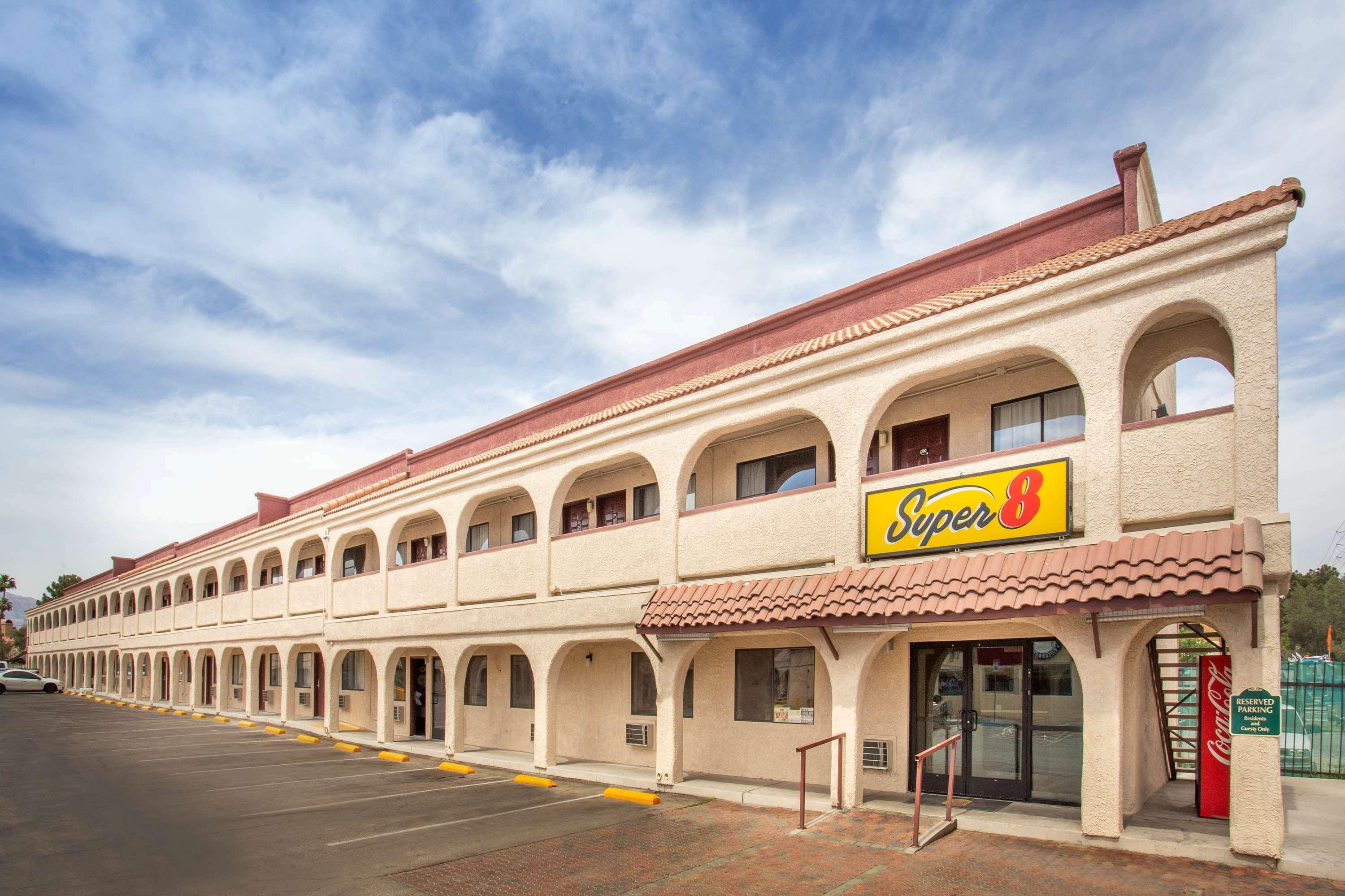 Super 8 By Wyndham Las Vegas Nellis Afb Area מראה חיצוני תמונה
