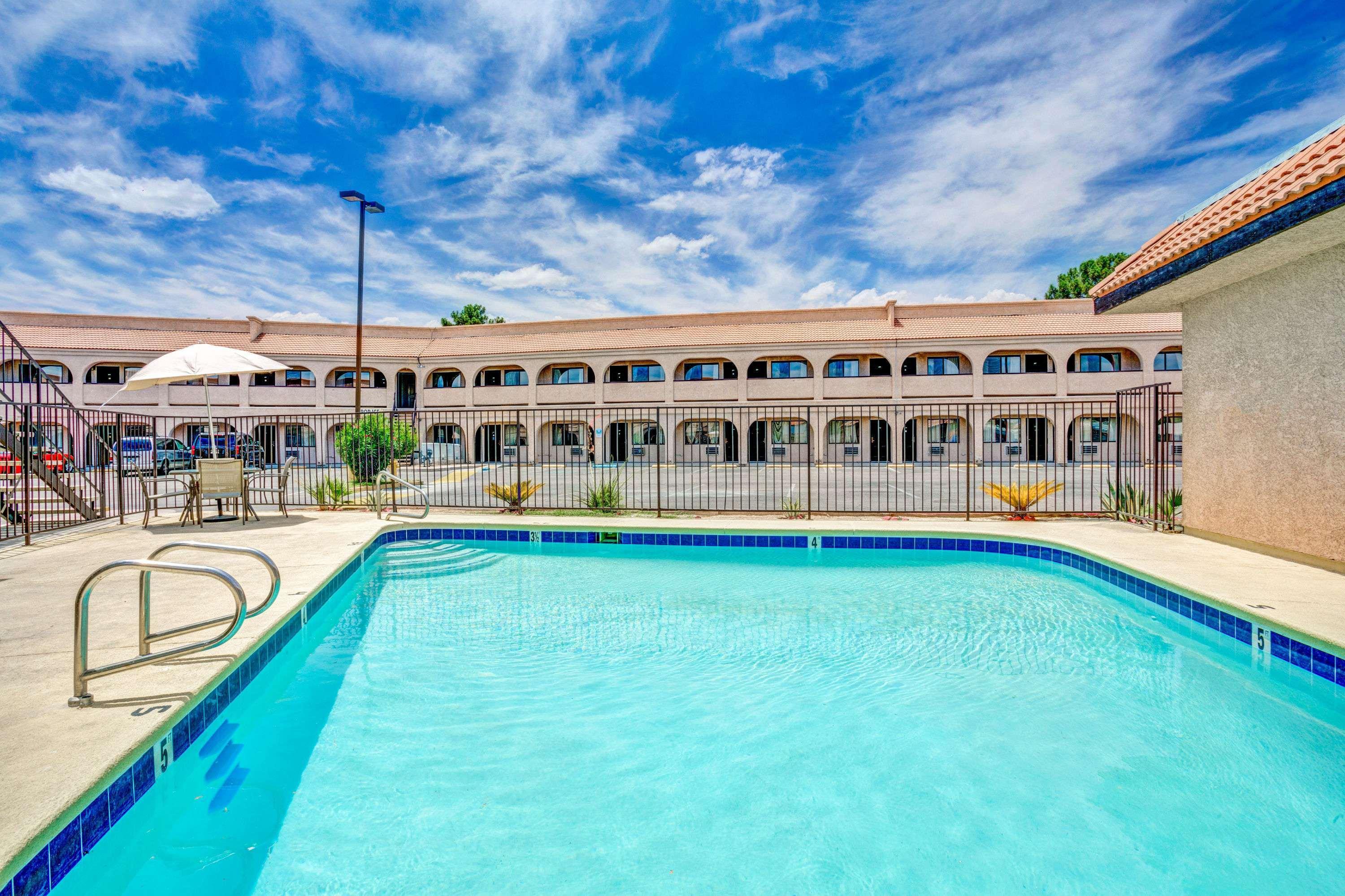 Super 8 By Wyndham Las Vegas Nellis Afb Area מראה חיצוני תמונה