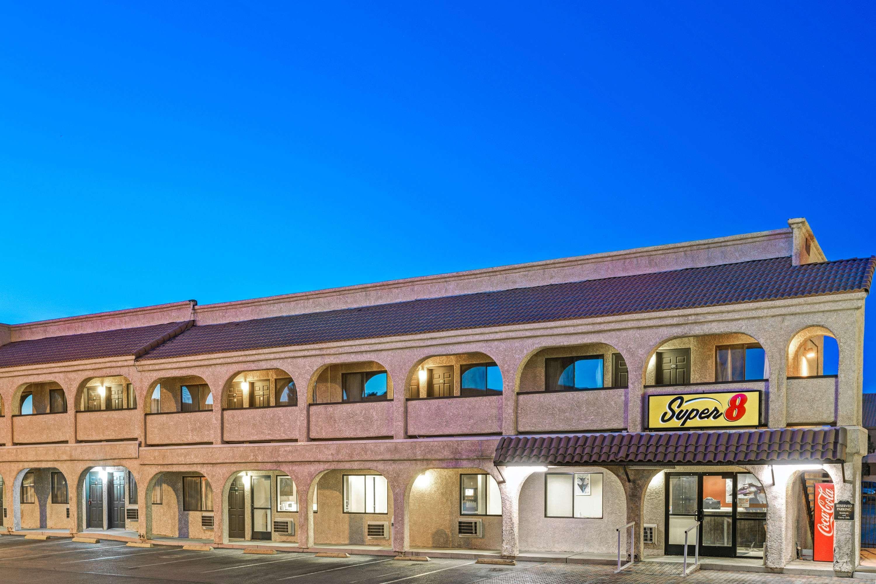 Super 8 By Wyndham Las Vegas Nellis Afb Area מראה חיצוני תמונה