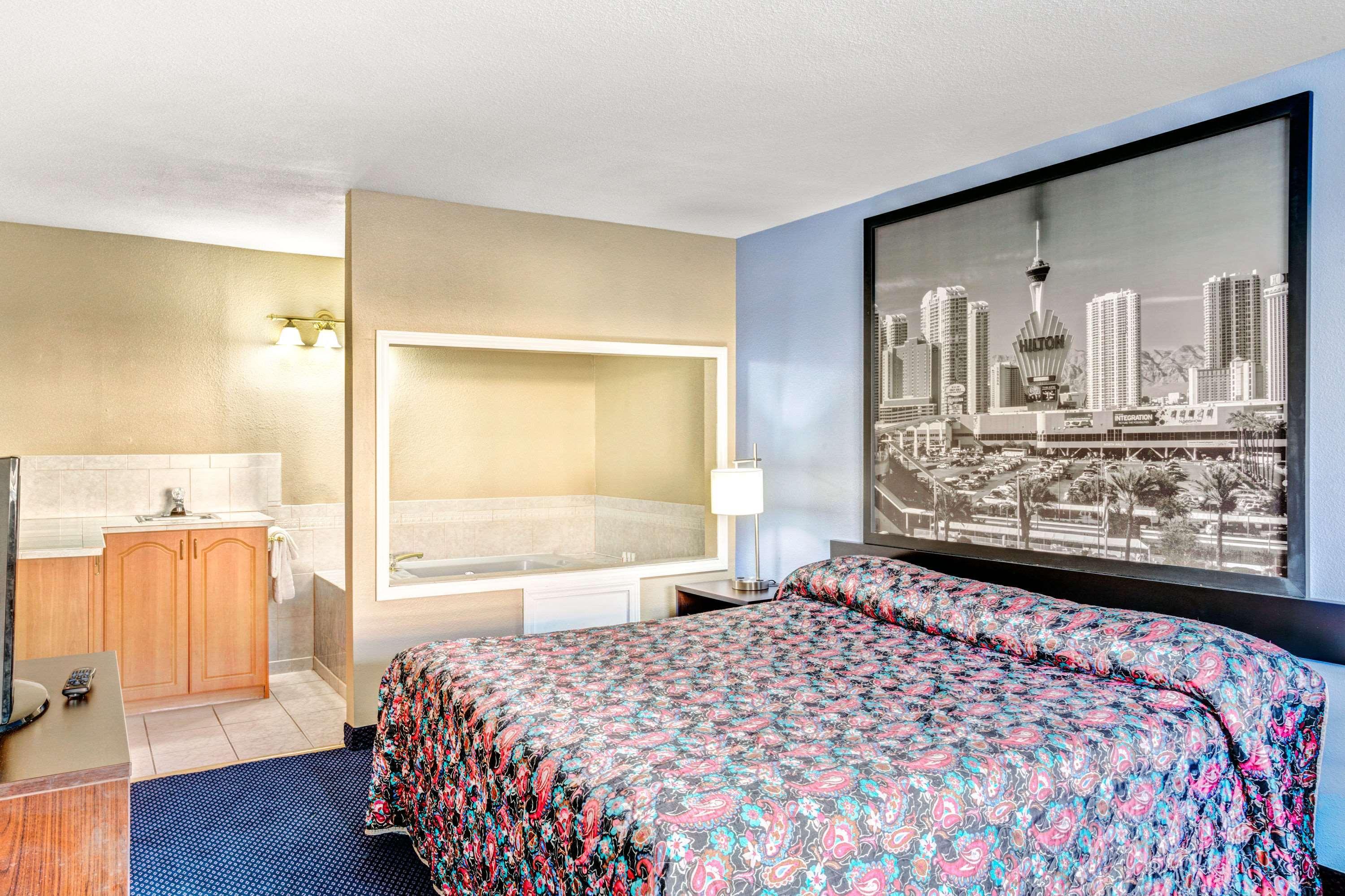 Super 8 By Wyndham Las Vegas Nellis Afb Area מראה חיצוני תמונה