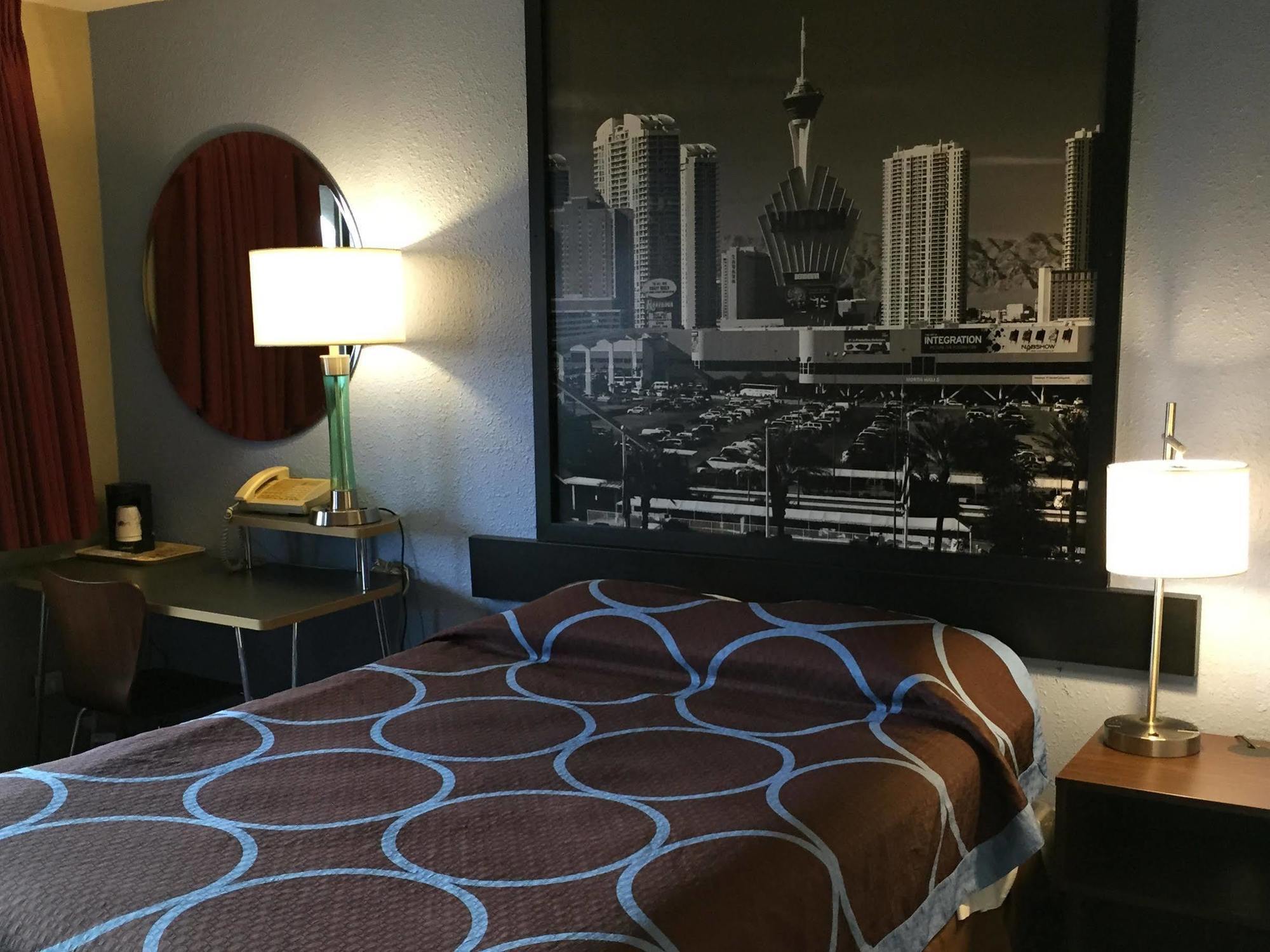 Super 8 By Wyndham Las Vegas Nellis Afb Area מראה חיצוני תמונה